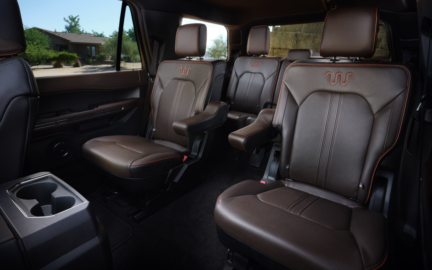 Comparison GMC Yukon Denali 2021 vs Ford Expedition King Ranch